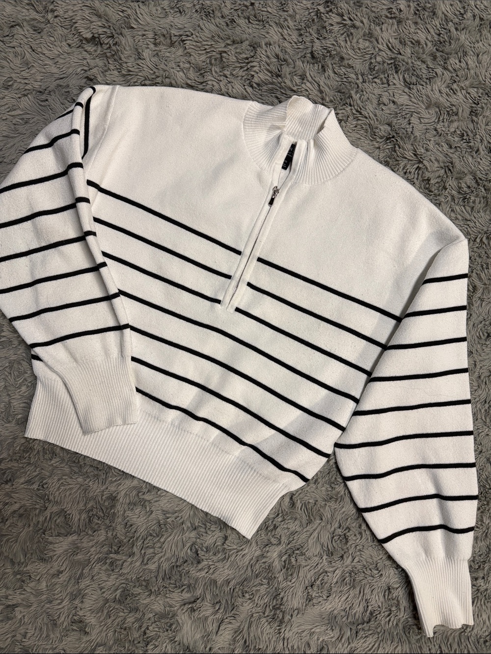 Laundry By Shelli Segal White & Black Striped Zip-Neck Sweater